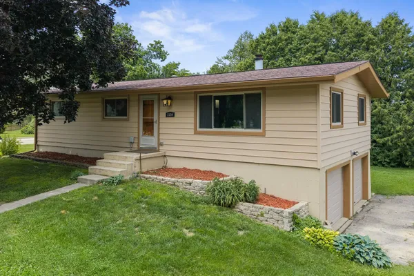 $324,900 | 1120 South Street, Black Earth, WI 53515