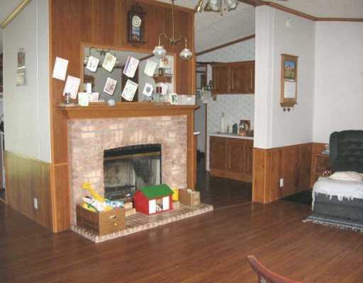 137 Folk Road Fredonia, PA 16124 - Photo 4 of 8 Living Room.