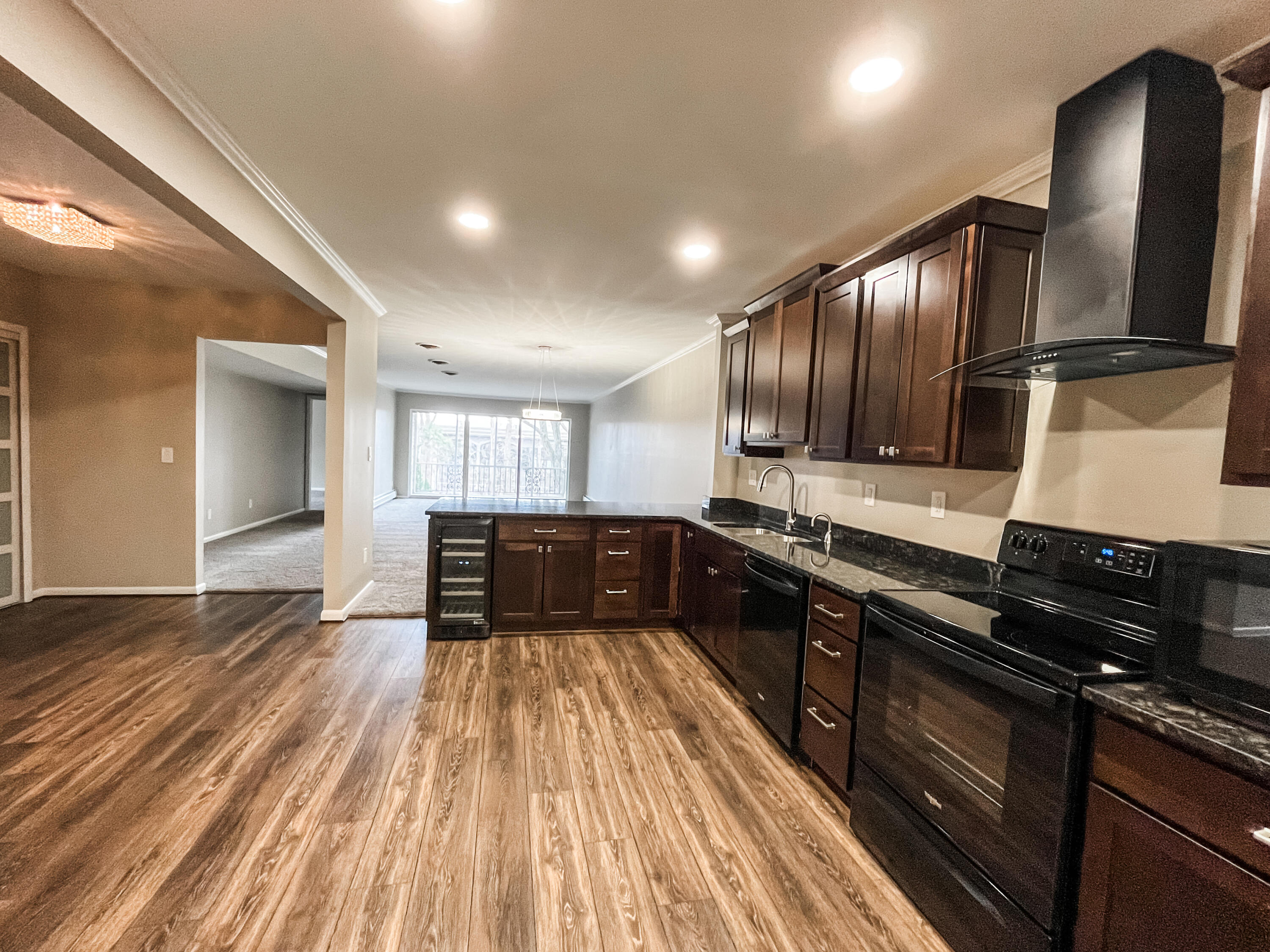 1745 Tiverton Road, Unit 19 Bloomfield Hills, MI 48304 - Photo 3 of 18 IMG_4148