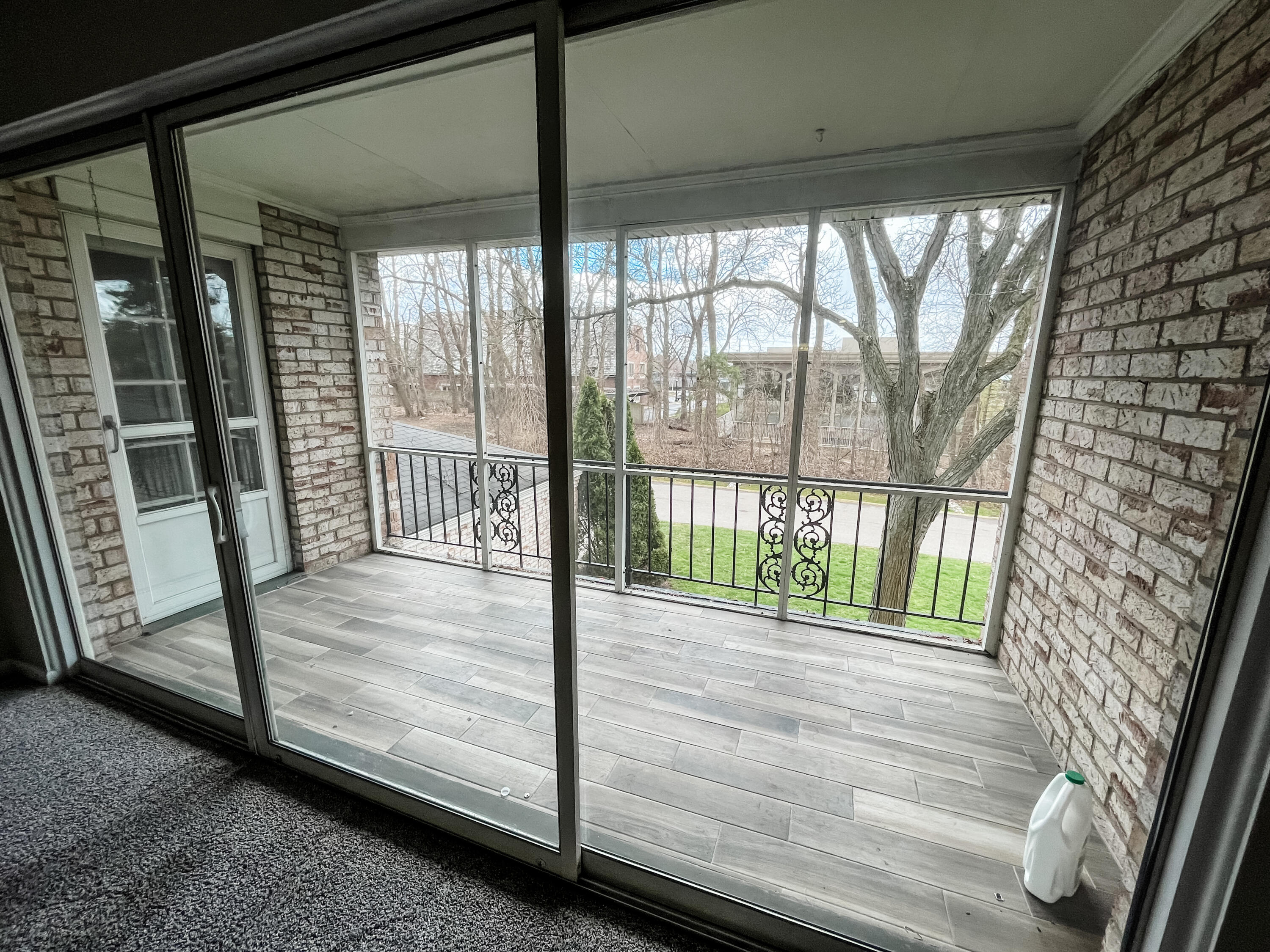 1745 Tiverton Road, Unit 19 Bloomfield Hills, MI 48304 - Photo 9 of 18 IMG_4141
