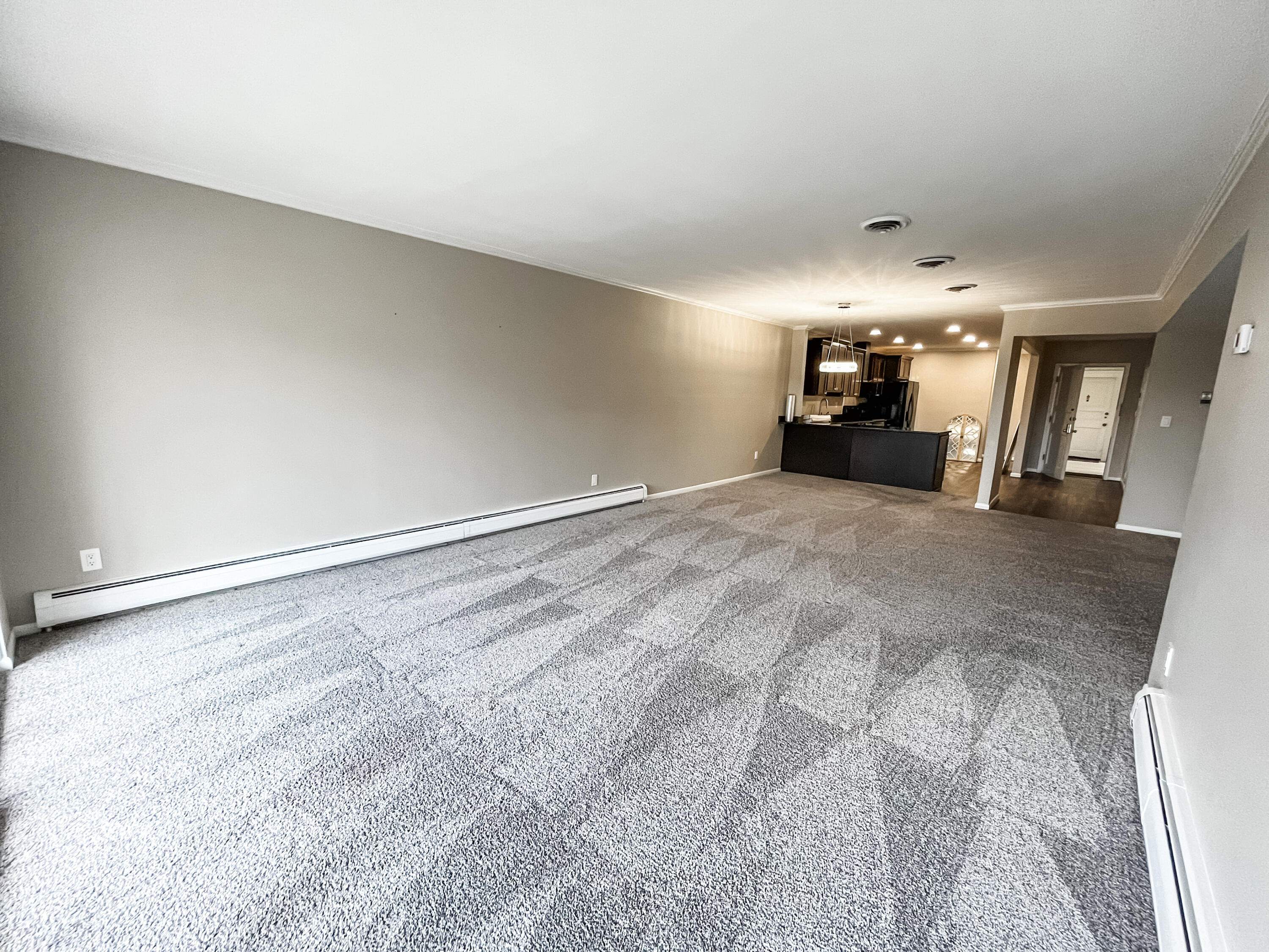 1745 Tiverton Road, Unit 19 Bloomfield Hills, MI 48304 - Photo 10 of 18 IMG_4139