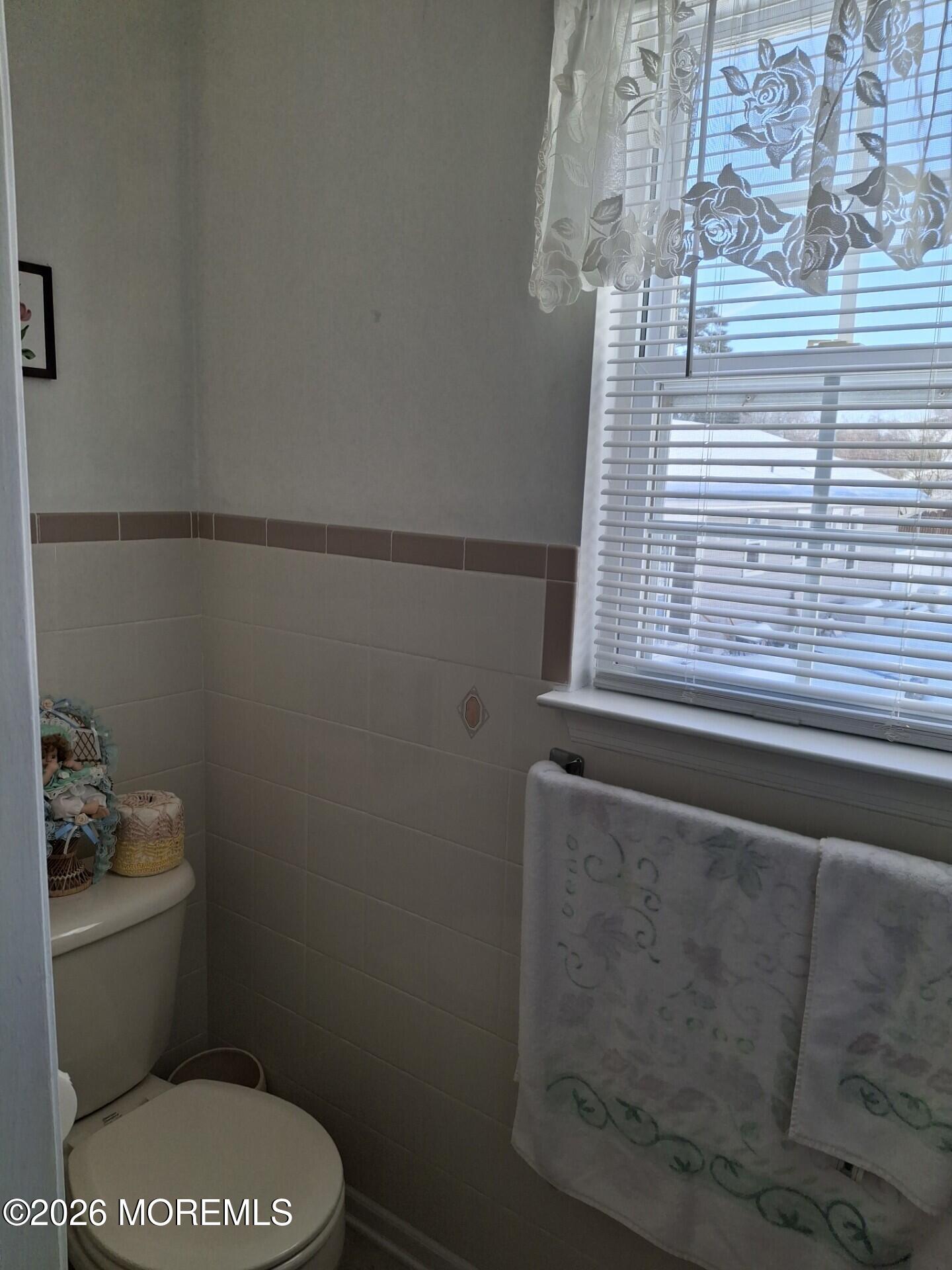 1209 2nd Avenue Toms River, NJ 08757 - Photo 11 of 18 1209 2nd Ave PLP half bath