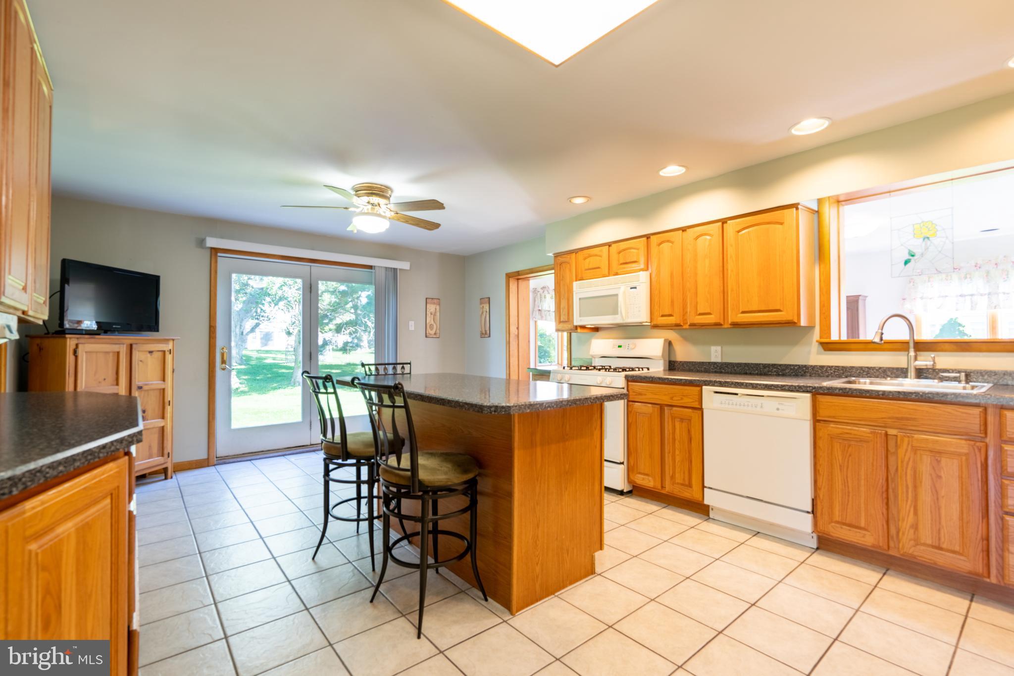1394 Jolly Road Blue Bell, PA 19422 - Photo 6 of 22 Eat-In Kitchen