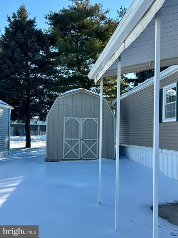a house view with a outdoor space