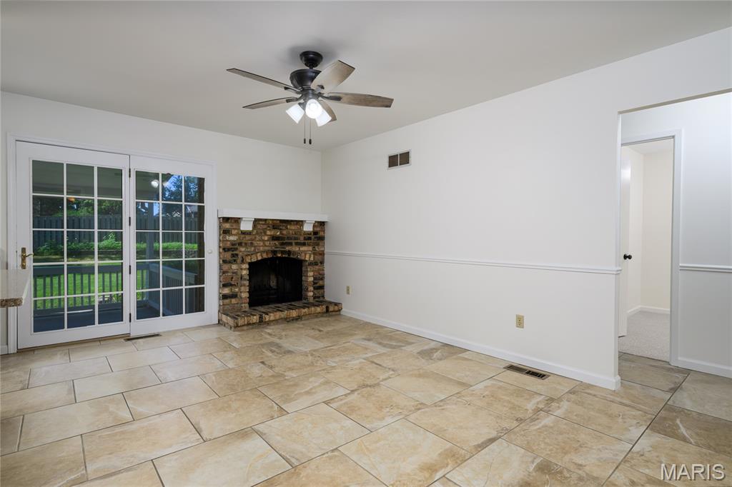 830 Westrun Drive Ballwin, MO 63021 - Photo 7 of 39