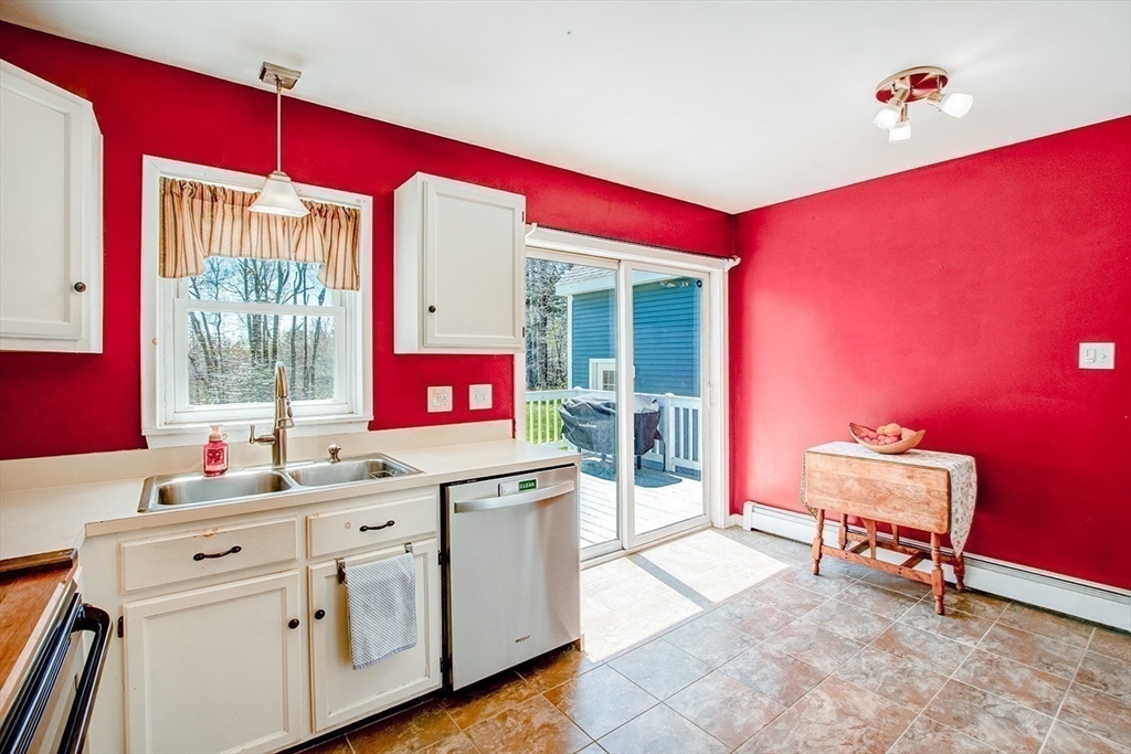 921 Wauwinet Road Barre, MA 01005 - Photo 5 of 39