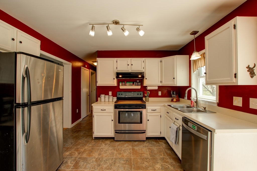 921 Wauwinet Road Barre, MA 01005 - Photo 10 of 39
