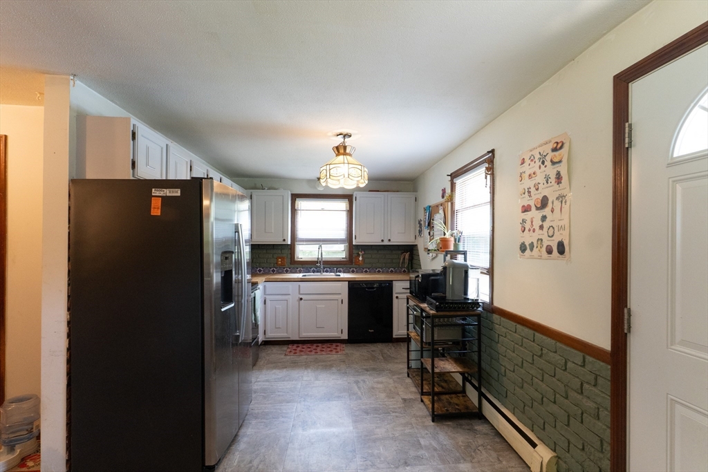 392 Monson Turnpike Road Ware, MA 01082 - Photo 10 of 34