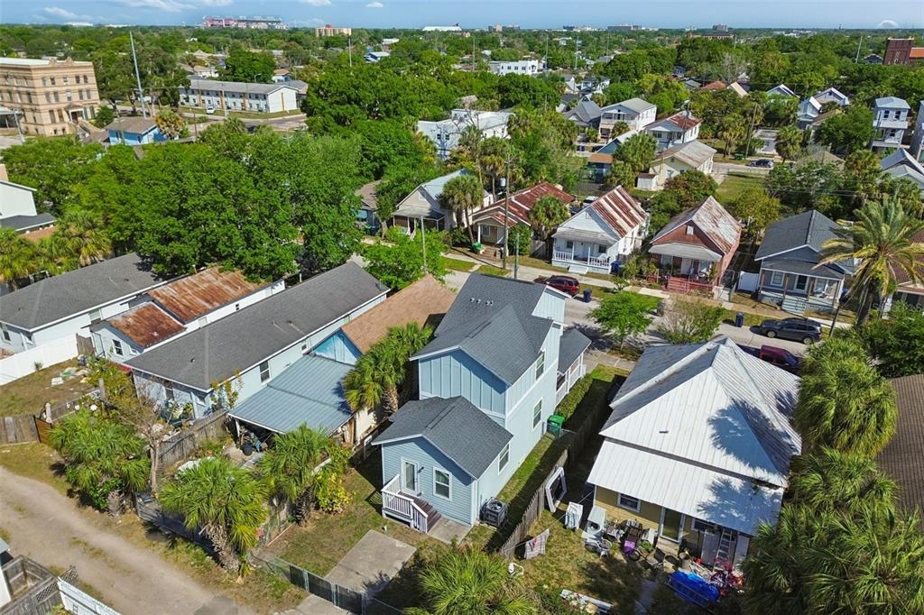2322 West Chestnut Street Tampa, FL 33607 - Photo 25 of 27 an aerial view of a house with a garden