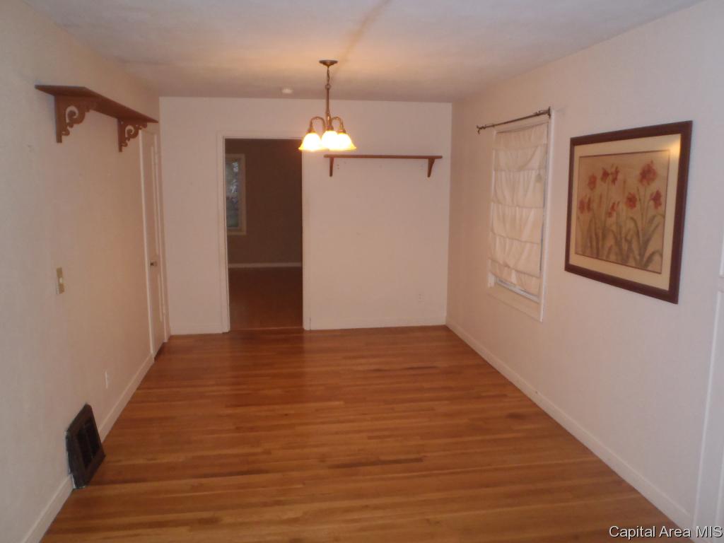 2043 East Buchanan Street Springfield, IL 62703 - Photo 4 of 16