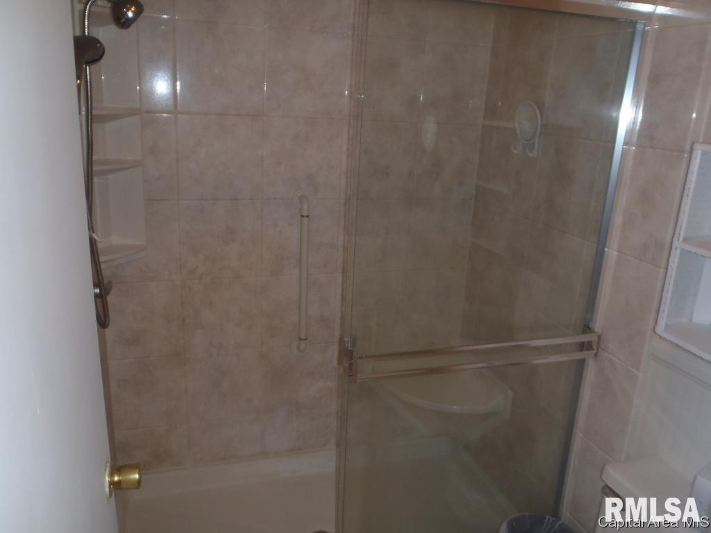 2043 East Buchanan Street Springfield, IL 62703 - Photo 8 of 16