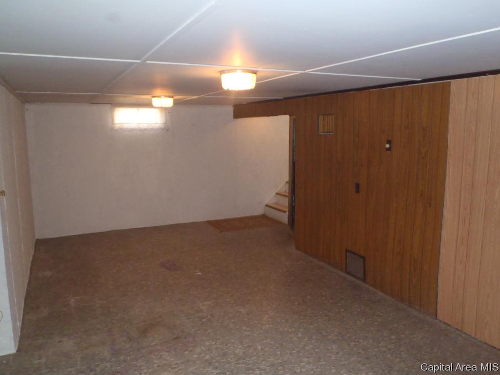 2043 East Buchanan Street Springfield, IL 62703 - Photo 10 of 16