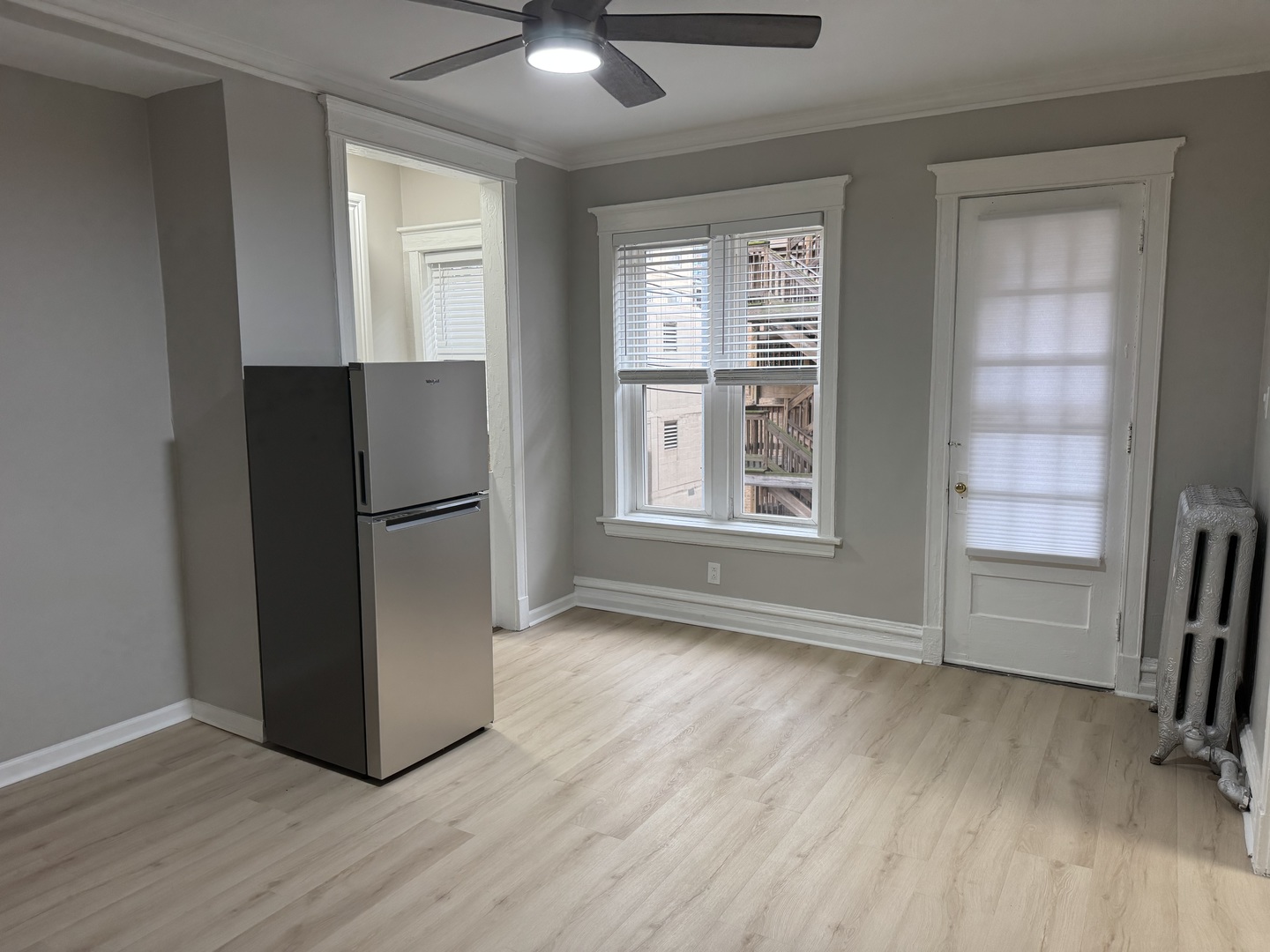 4363 North Kenmore Avenue, Unit 209 Chicago, IL 60613 - Photo 2 of 10