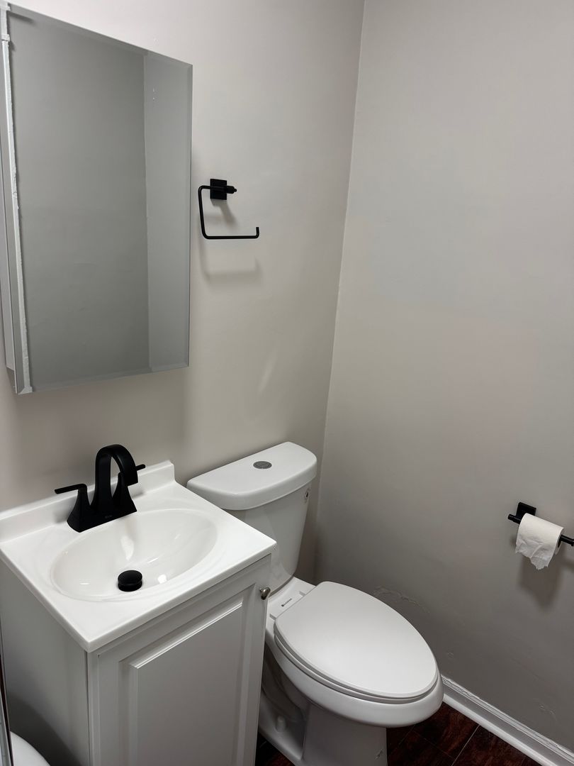 4363 North Kenmore Avenue, Unit 209 Chicago, IL 60613 - Photo 10 of 10