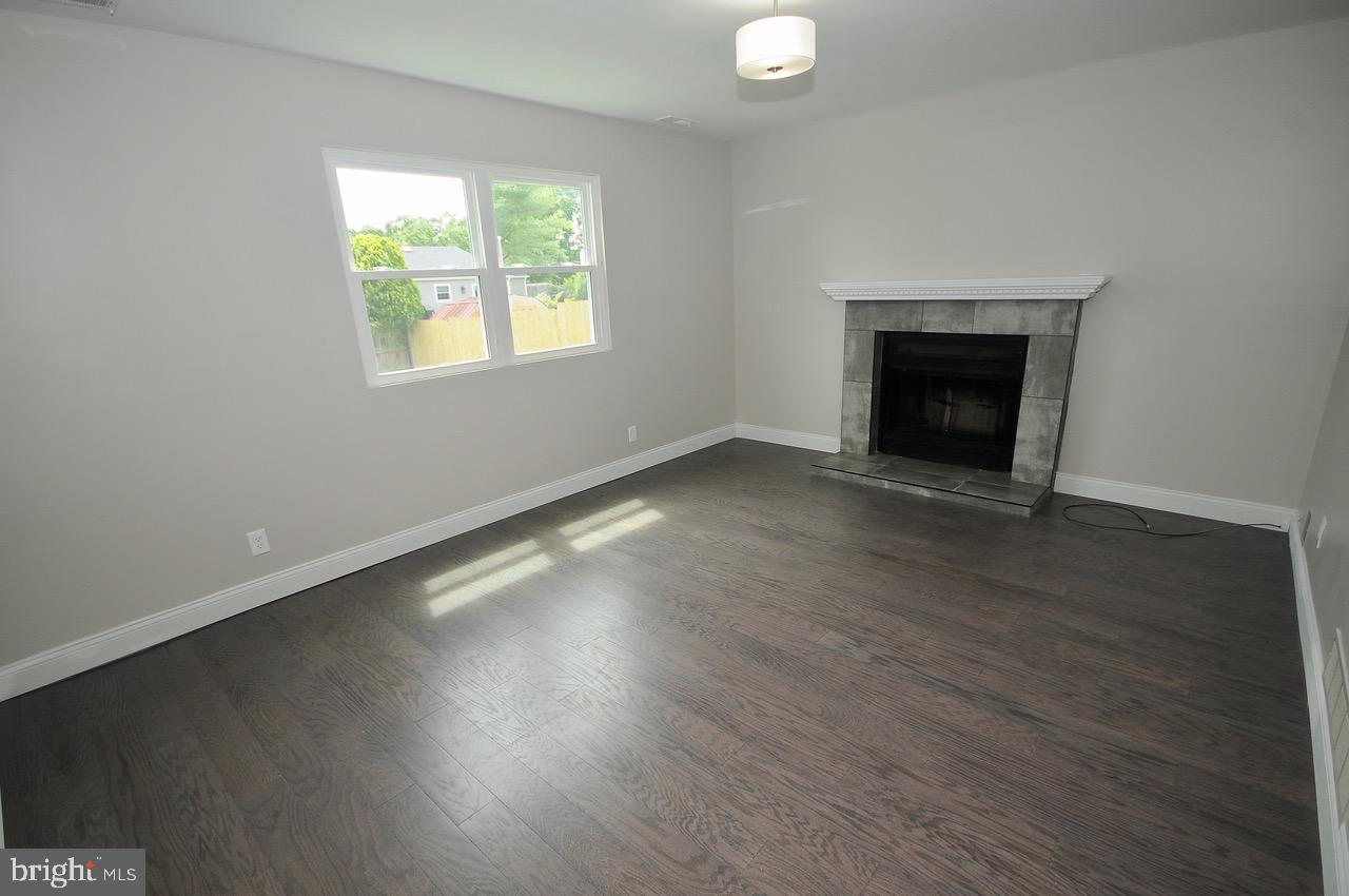 21 Uranus Road Sewell, NJ 08080 - Photo 8 of 18 Gallery Image 8