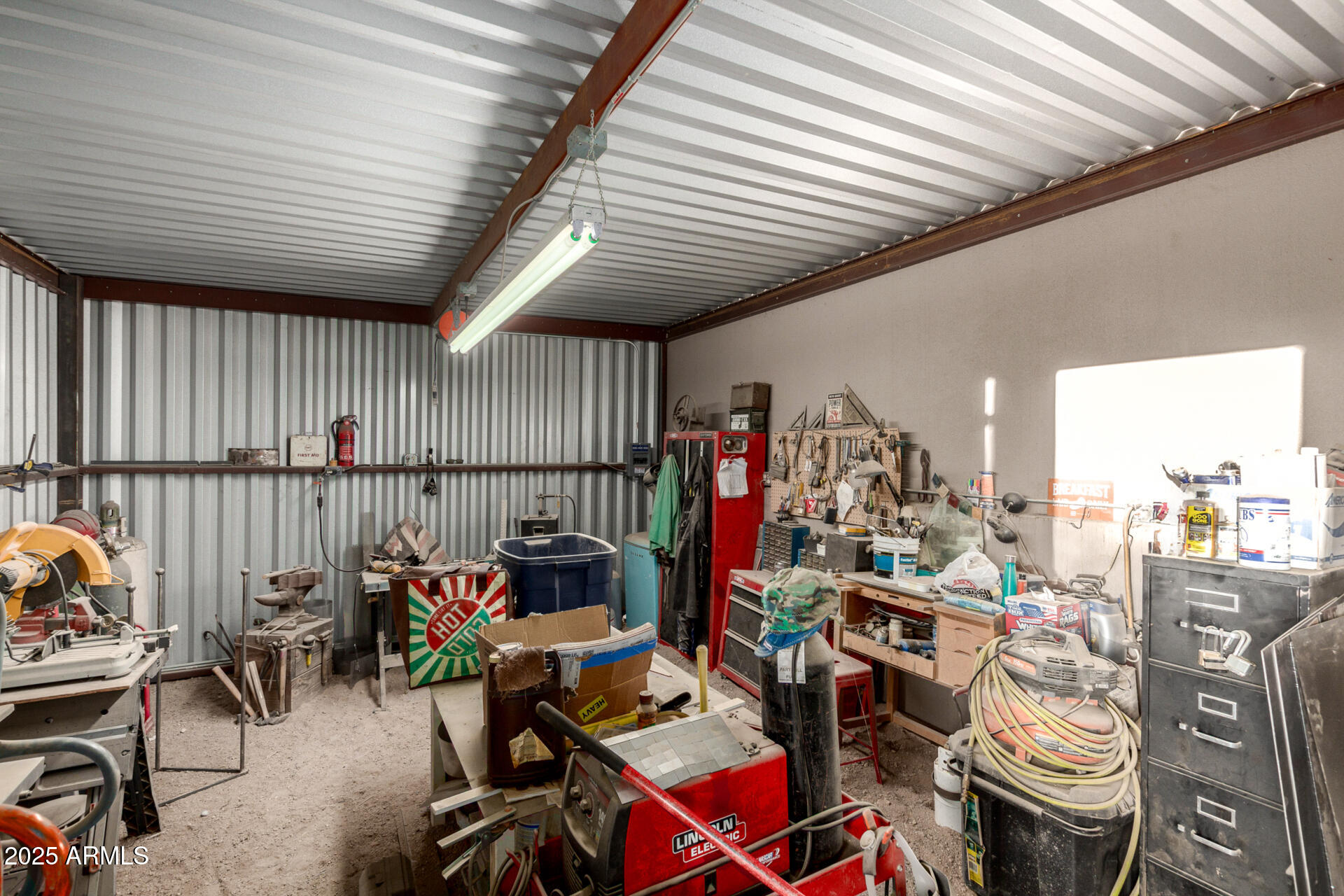 17039 East Montgomery Road Rio Verde, AZ 85263 - Photo 41 of 70 Workshop w/220 service
