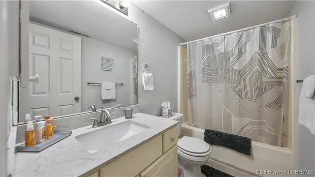 $295,000 | 611 Lazy Days Road, Unit V6, Osage Beach, MO 65065