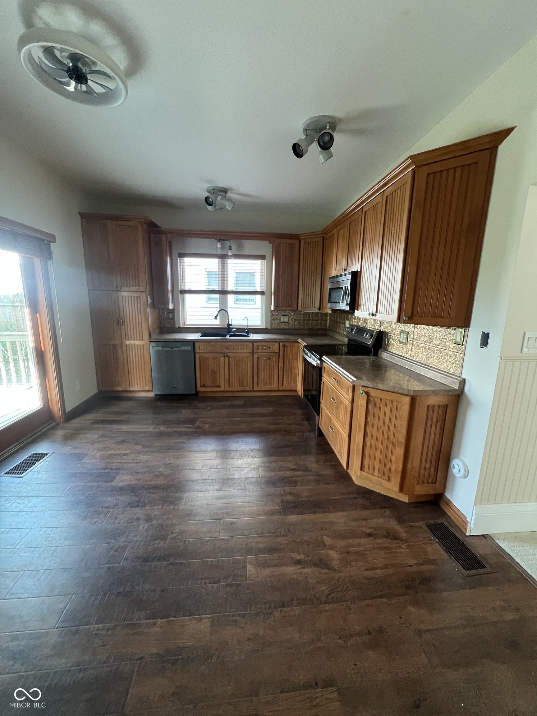 336 West 9th Street Rushville, IN 46173 - Photo 6 of 30