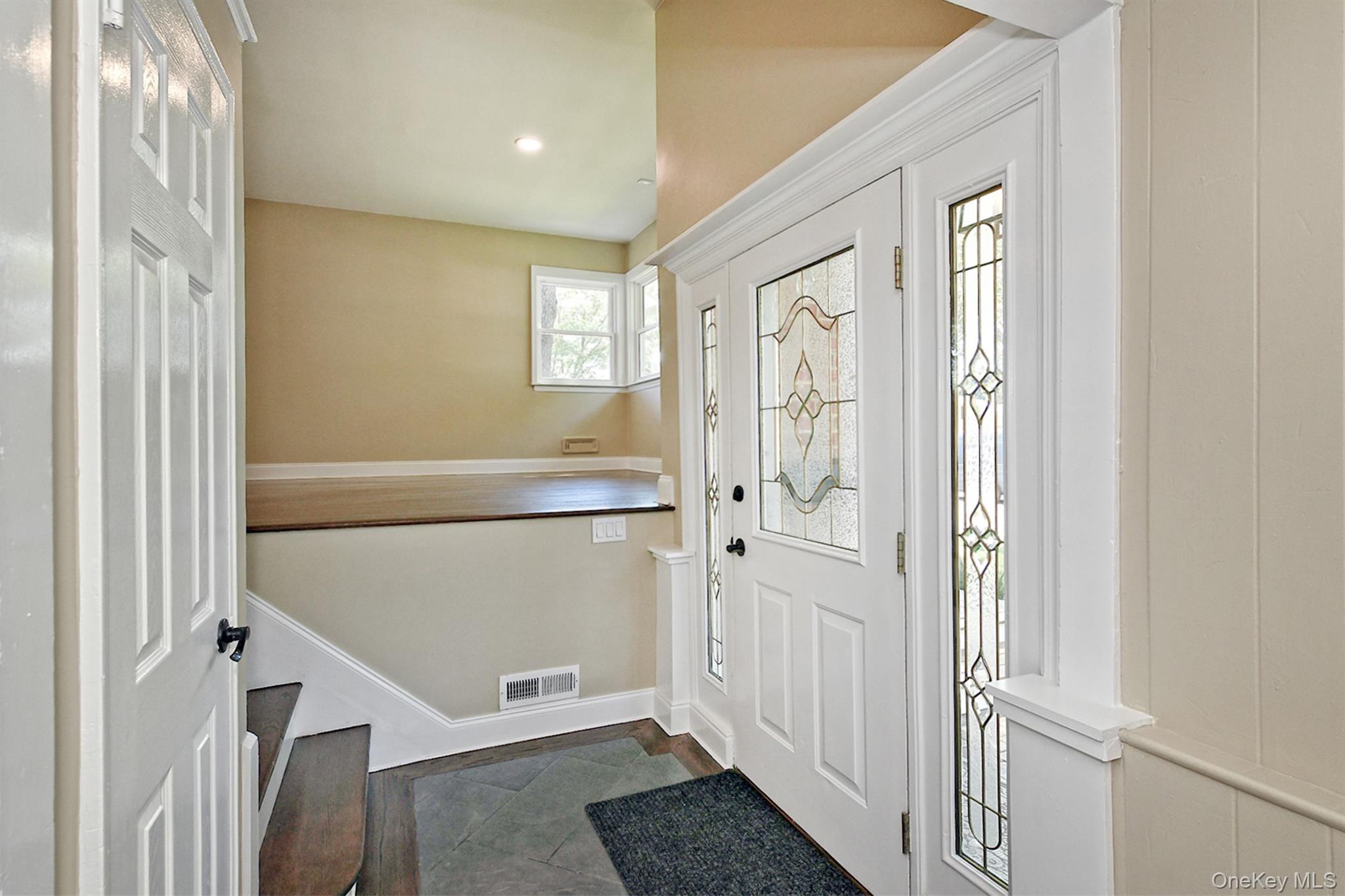7 Rensselaer Drive Commack, NY 11725 - Photo 23 of 37