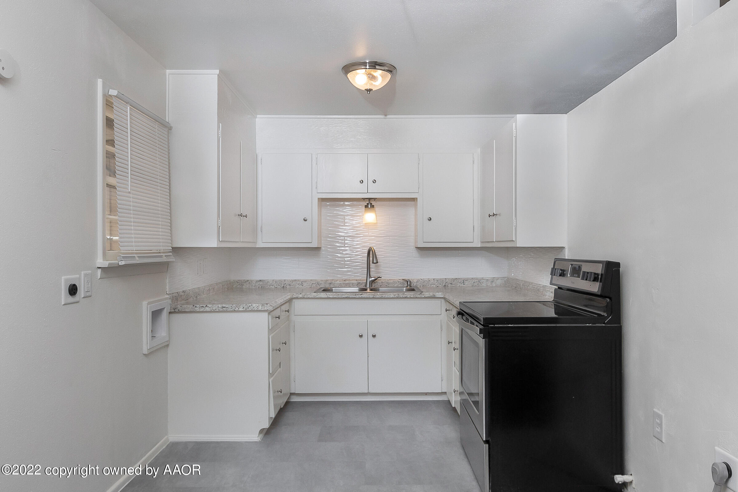 4209 Crockett Street Amarillo, TX 79110 - Photo 6 of 18 006_Kitchen