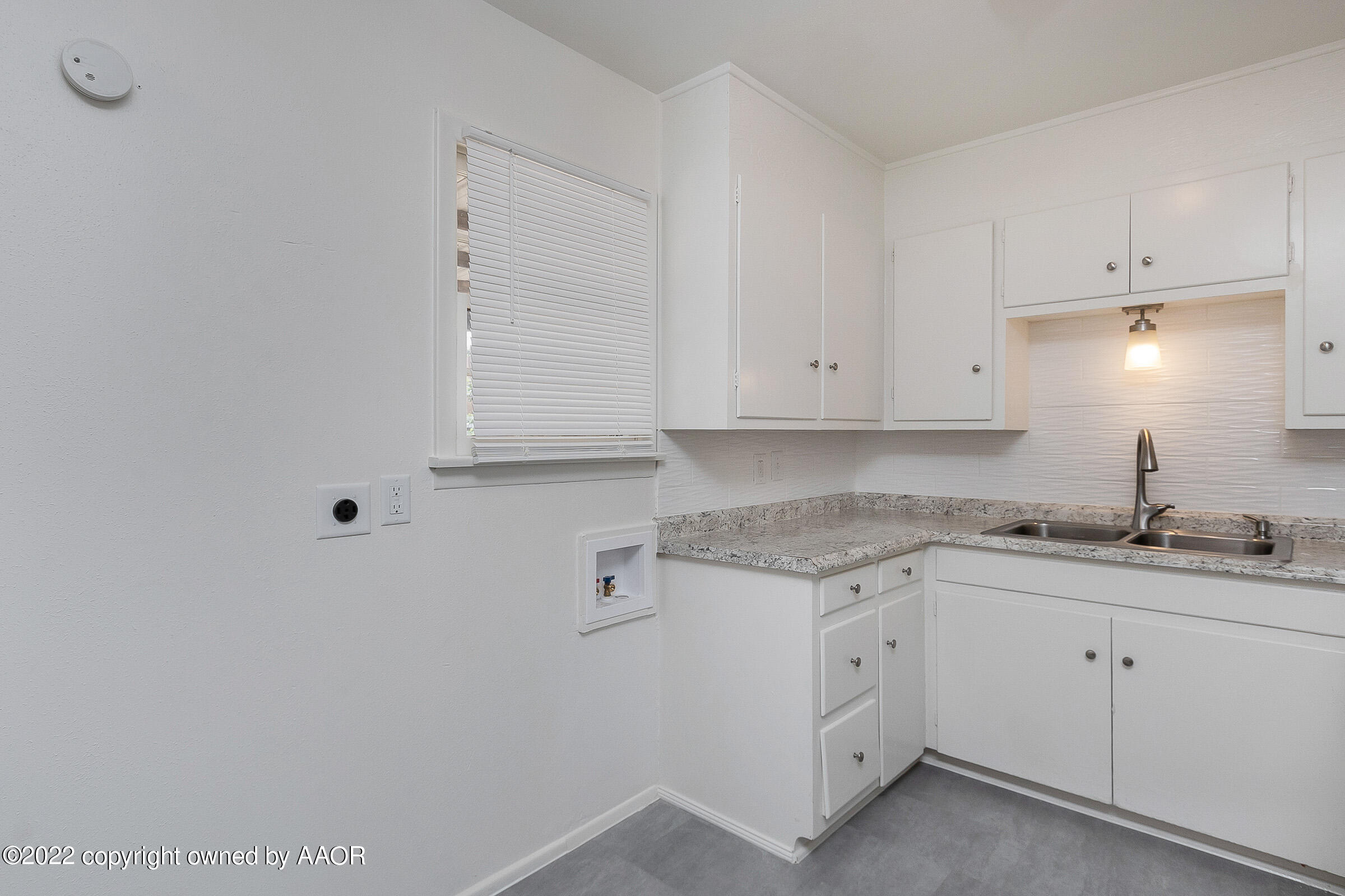 4209 Crockett Street Amarillo, TX 79110 - Photo 7 of 18 007_Kitchen 2