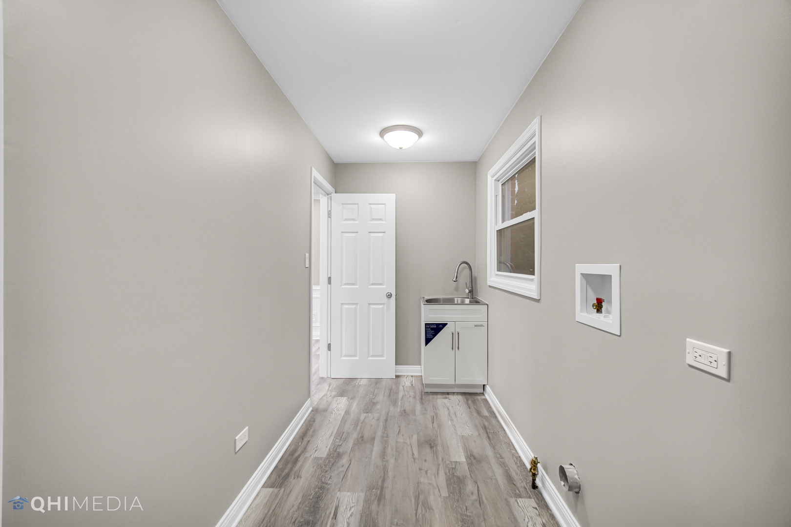 Undisclosed Address Olympia Fields, IL 60461 - Photo 35 of 38 a view of a hallway with wooden floor