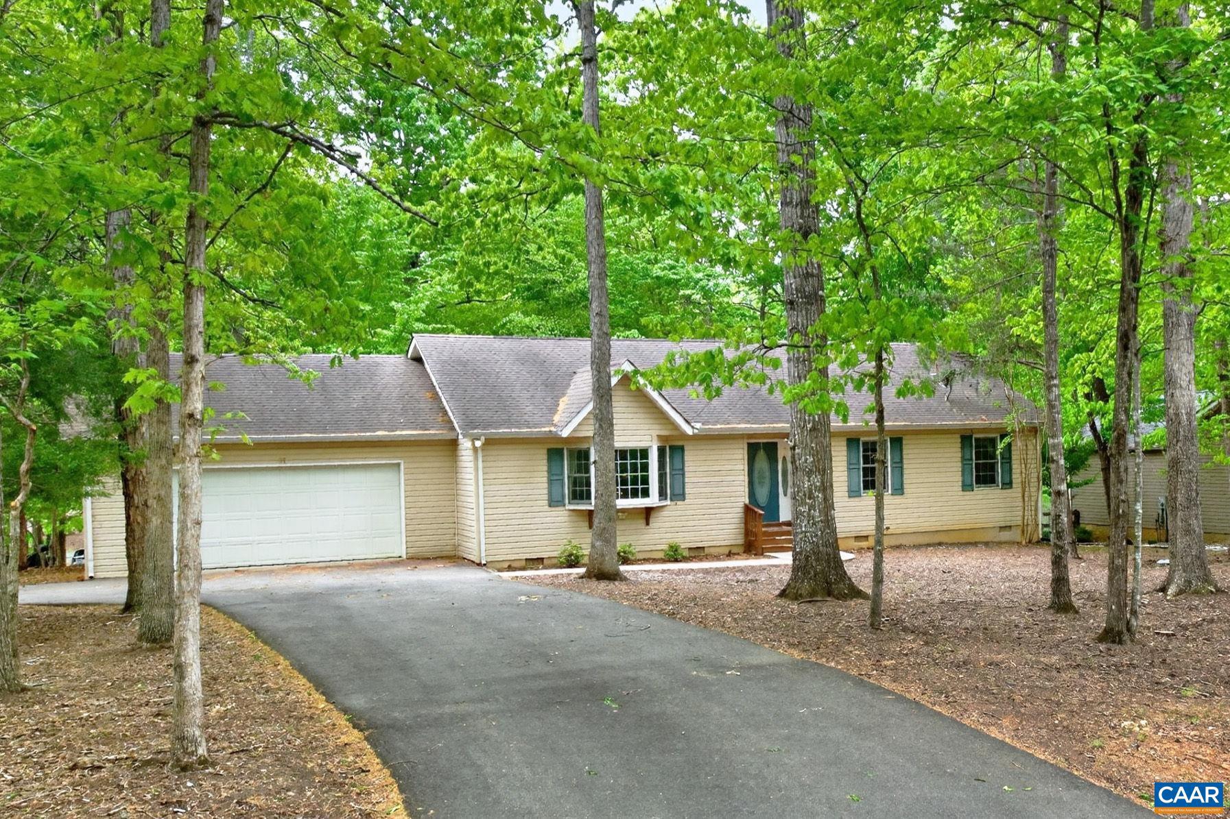 37 Laguna Road Palmyra, VA 22963 - Photo 39 of 44 front view of a house with a yard