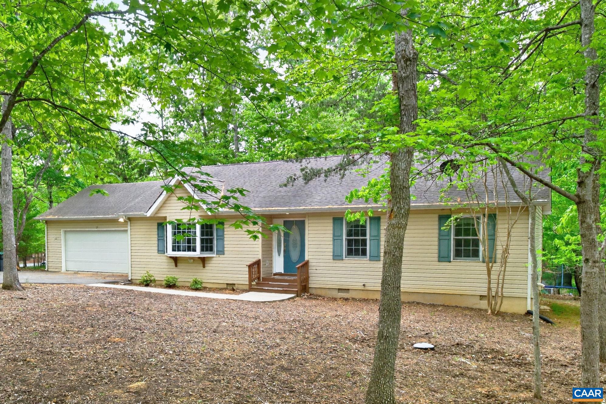 37 Laguna Road Palmyra, VA 22963 - Photo 41 of 44 front view of a house with a yard