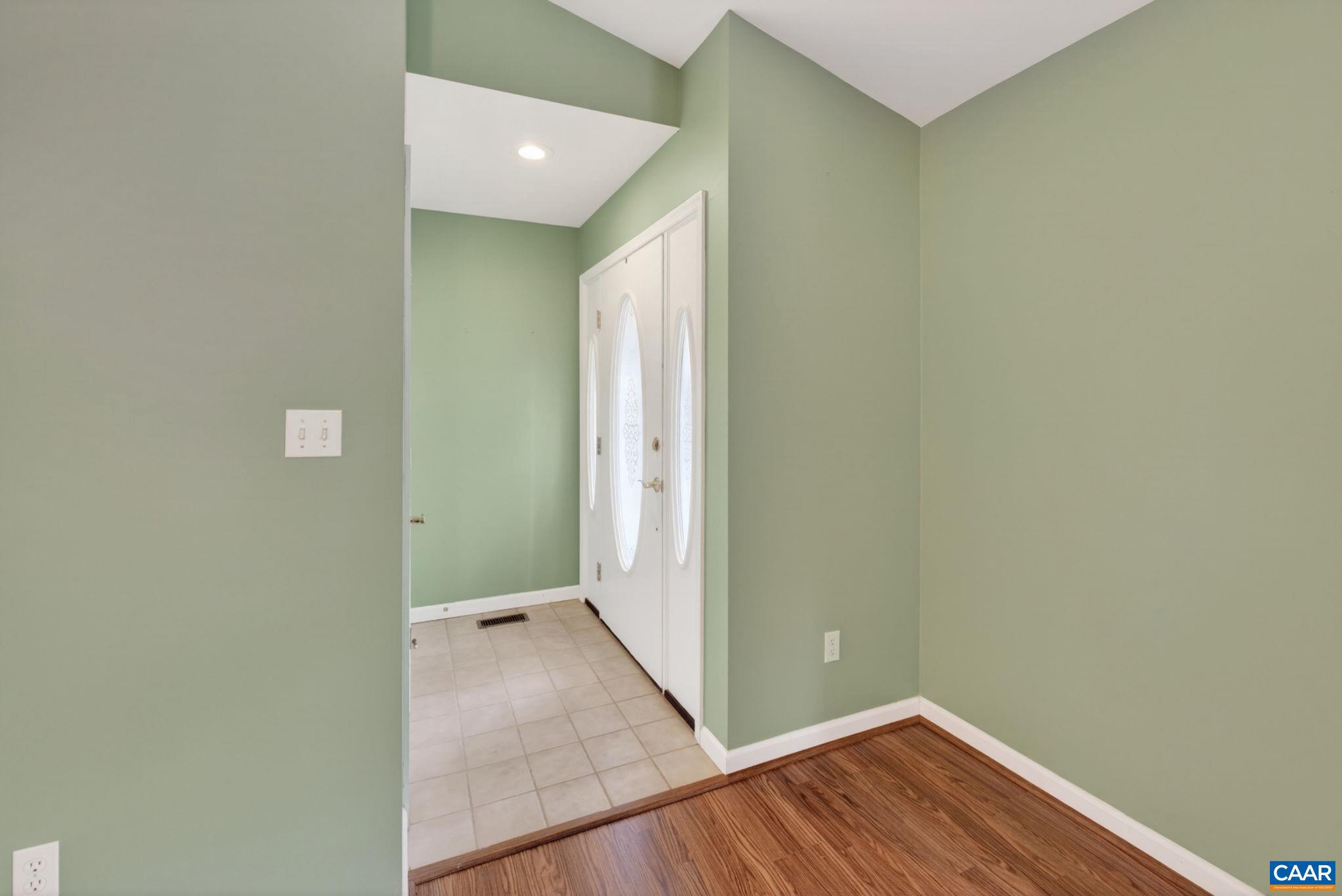 37 Laguna Road Palmyra, VA 22963 - Photo 5 of 44 a view of a hallway with wooden floor