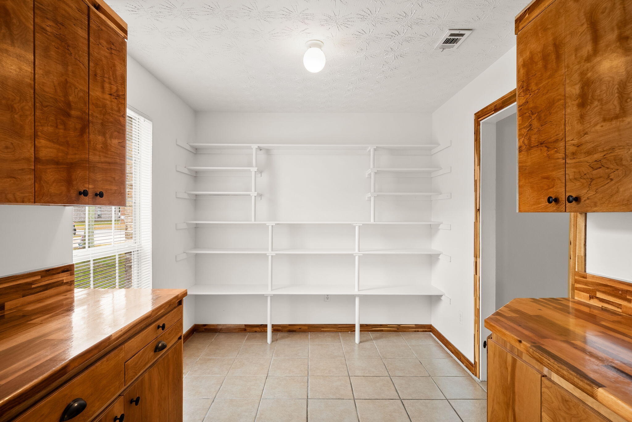 88 Tropical Way Freeport, FL 32439 - Photo 7 of 31 9-web-or-mls-88 Tropical Way -09