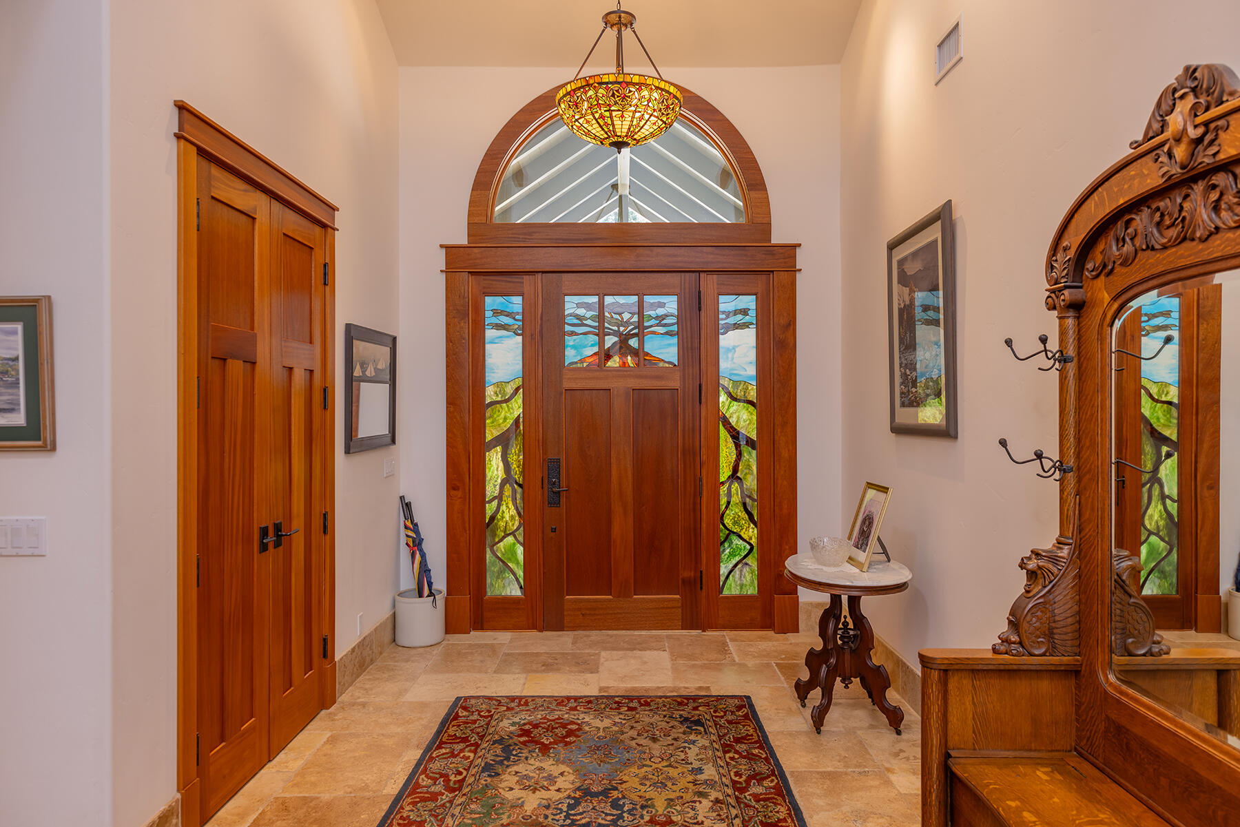 705 South Rice Road Ojai, CA 93023 - Photo 7 of 61 a view of hall way with furniture