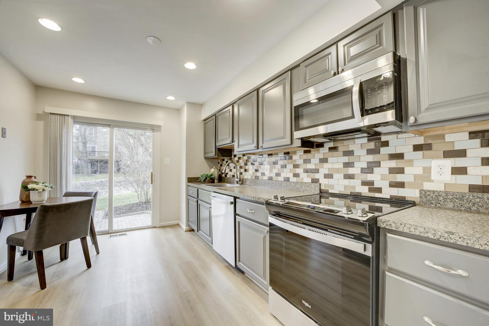 10320 Castlehedge Terrace Silver Spring, MD 20902 - Photo 11 of 34 Brand New SS Dishwasher and Stove