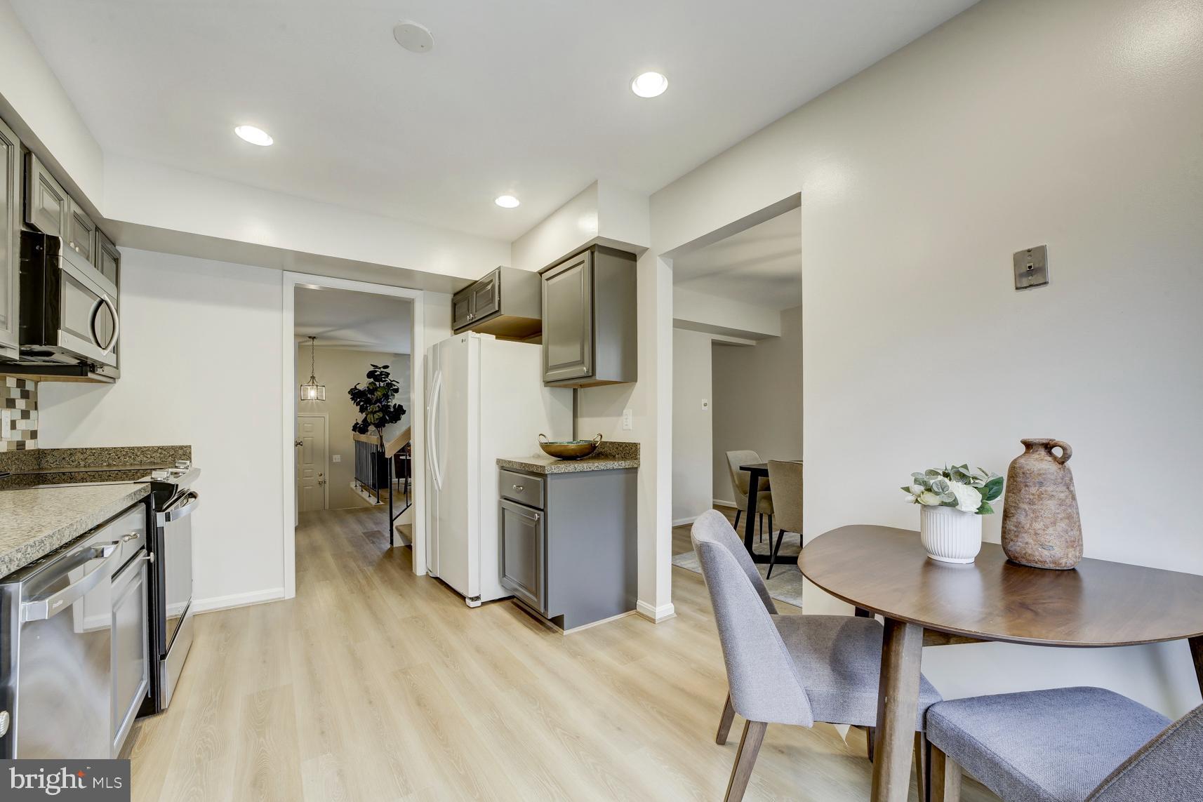 10320 Castlehedge Terrace Silver Spring, MD 20902 - Photo 12 of 34