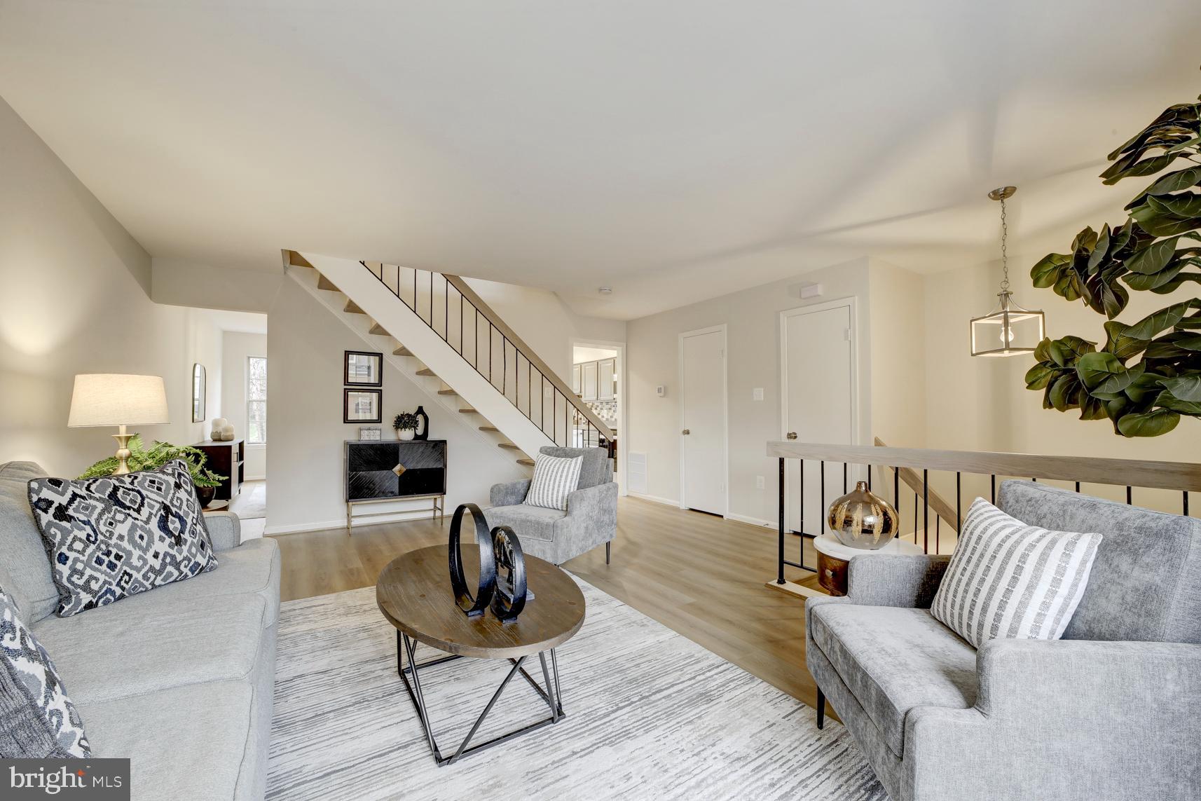 10320 Castlehedge Terrace Silver Spring, MD 20902 - Photo 2 of 34