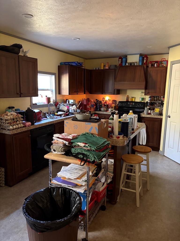 88 Wendel Road Harper, TX 78631 - Photo 20 of 20 a room with lots of furniture and clutter