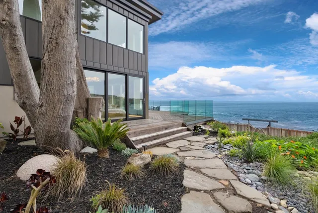 a view of a terrace with sky view
