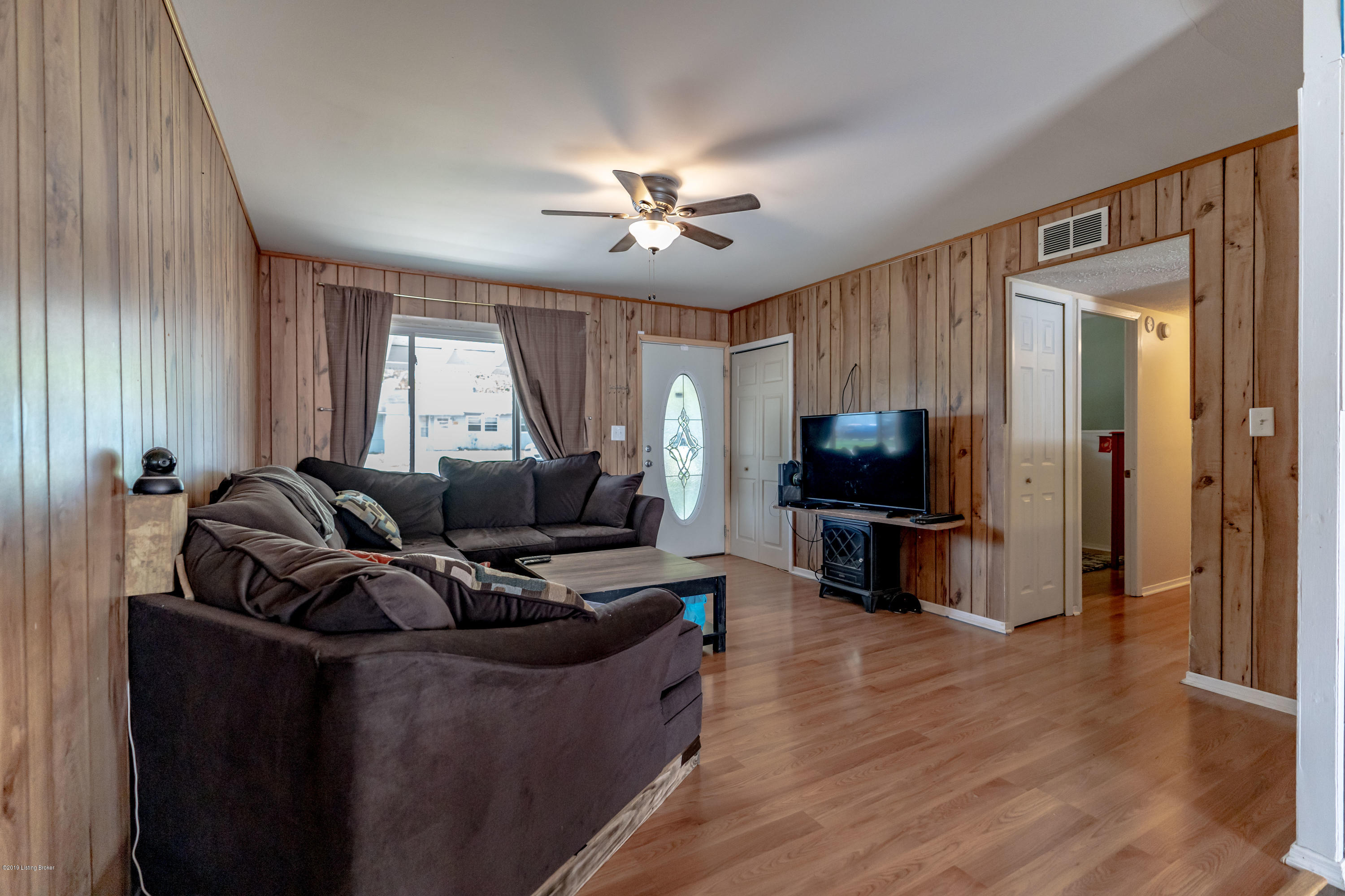 218 Crestwood Road Louisville, KY 40229 - Photo 12 of 35 Living Room