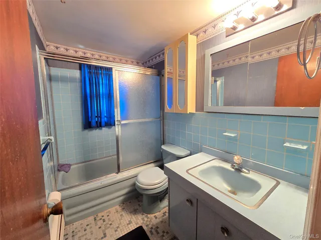 $799,999 | 306 Covert Avenue, New Hyde Park, NY 11040