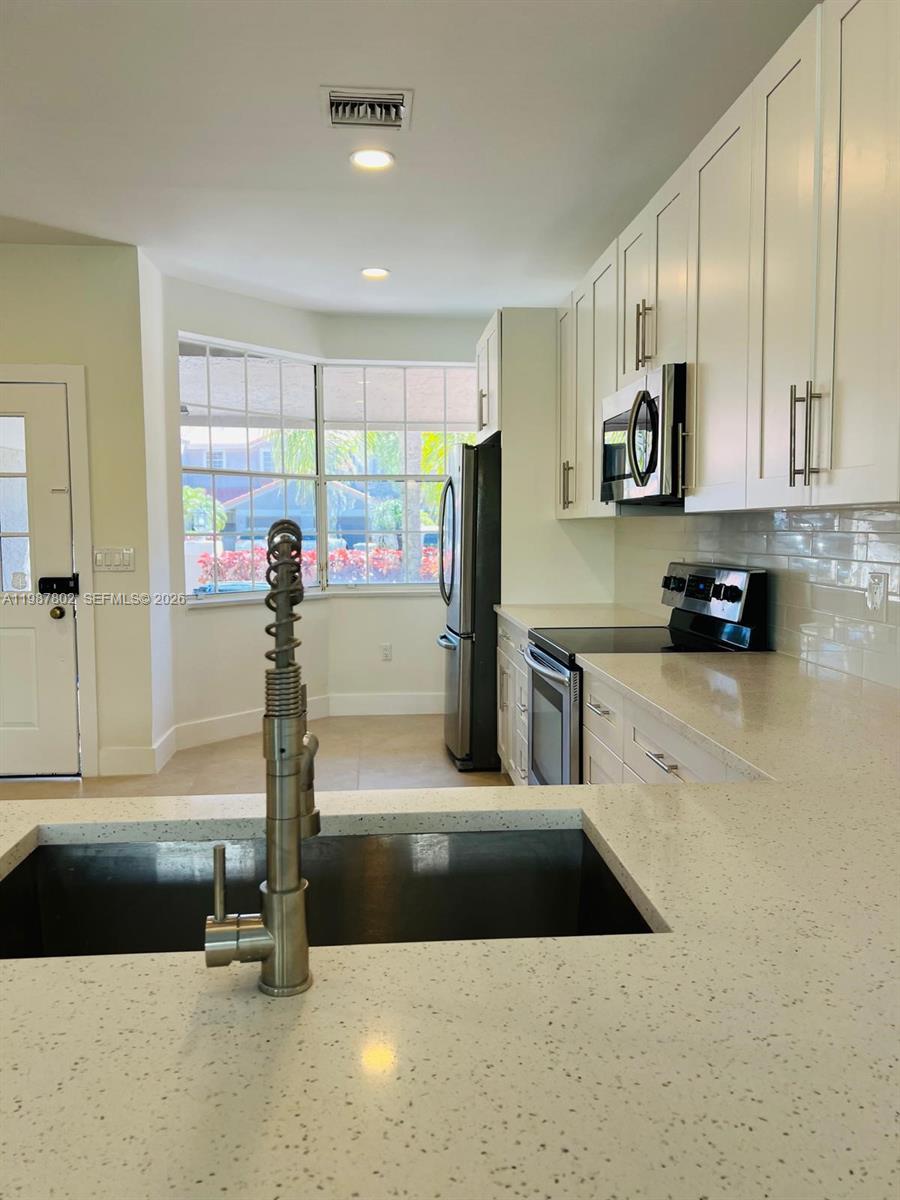 20951 Vía Oleander, Unit C Boca Raton, FL 33428 - Photo 5 of 28