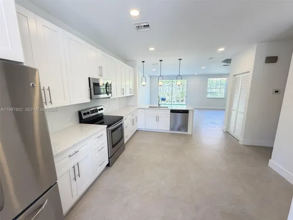 $3,990 | 20951 VÃa Oleander, Unit C, Boca Raton, FL 33428