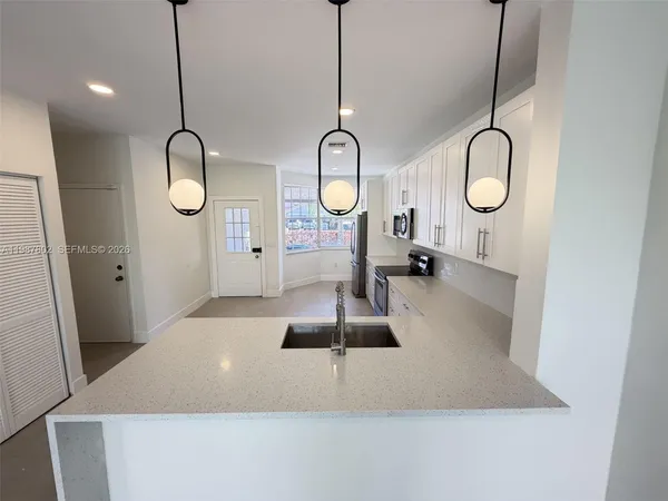 $3,990 | 20951 VÃa Oleander, Unit C, Boca Raton, FL 33428
