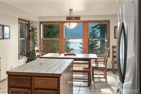 $1,250,000 | 160 Wilderness Lane, Easton, WA 98925