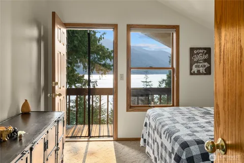 $1,250,000 | 160 Wilderness Lane, Easton, WA 98925