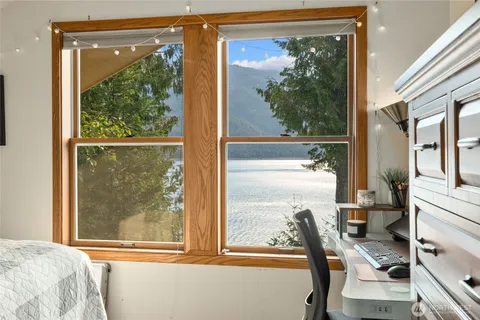 $1,250,000 | 160 Wilderness Lane, Easton, WA 98925