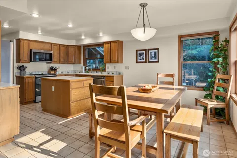 $1,250,000 | 160 Wilderness Lane, Easton, WA 98925