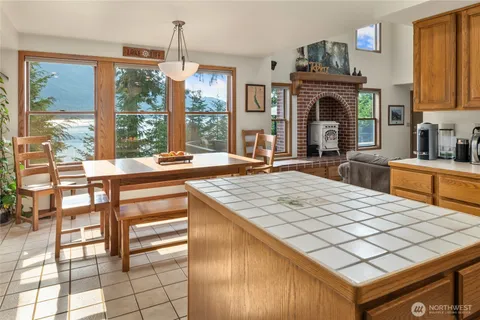$1,250,000 | 160 Wilderness Lane, Easton, WA 98925
