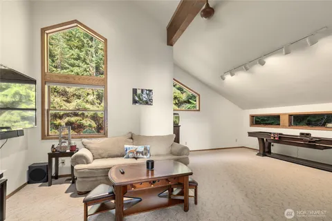 $1,250,000 | 160 Wilderness Lane, Easton, WA 98925