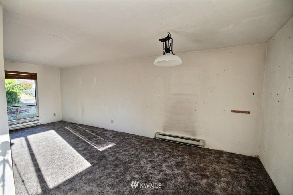 859 Pierce Avenue Northeast Renton, WA 98056 - Photo 12 of 25 Gallery Image 12