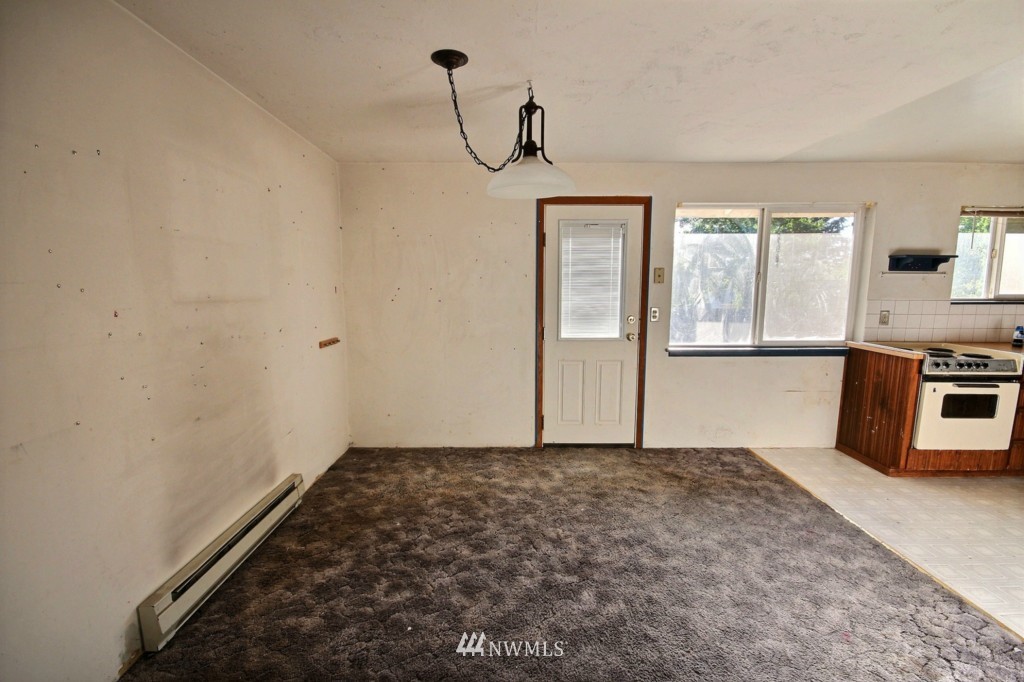 859 Pierce Avenue Northeast Renton, WA 98056 - Photo 17 of 25 Gallery Image 17