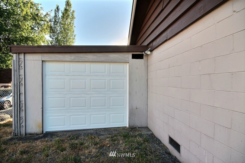859 Pierce Avenue Northeast Renton, WA 98056 - Photo 18 of 25 Gallery Image 18